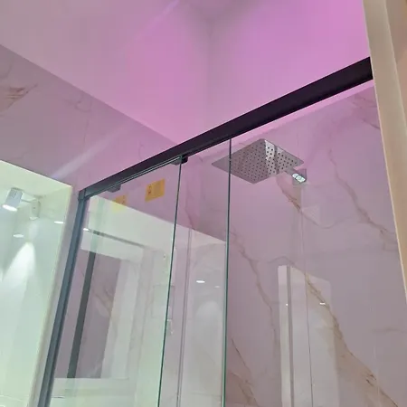 Luxury Glory Tower 4* Neapel