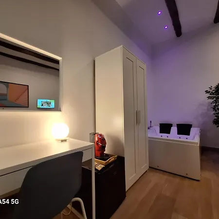 Luxury Glory Tower Napels