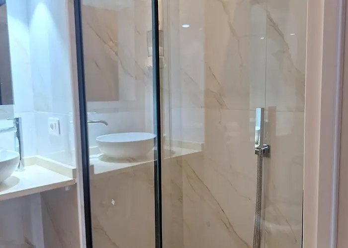 Luxury Glory Tower 4* Neapel