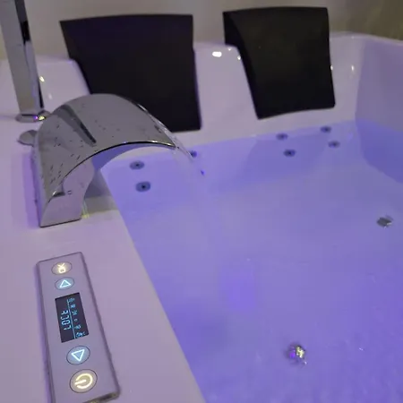 בית הארחה Luxury Glory Tower