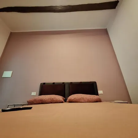 Casa de hóspedes Luxury Glory Tower