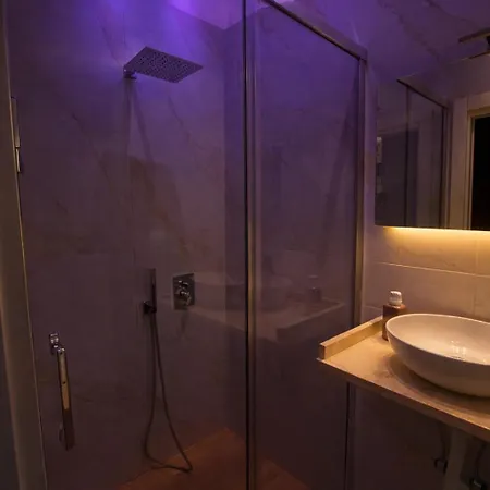 Luxury Glory Tower 4* Neapol