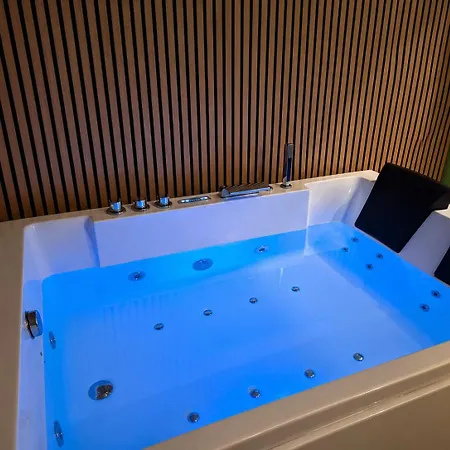 Luxury Glory Tower Affittacamere Napoli