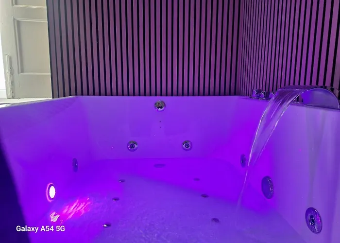 Luxury Glory Tower Maison d'hôtes 4*